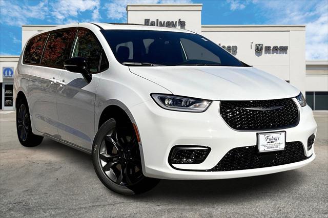 2026 Chrysler Pacifica PACIFICA SELECT AWD