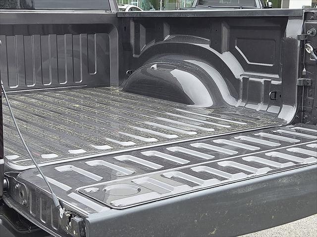2026 Ram 1500 Warlock Crew Cab 4x4 5'7" Box