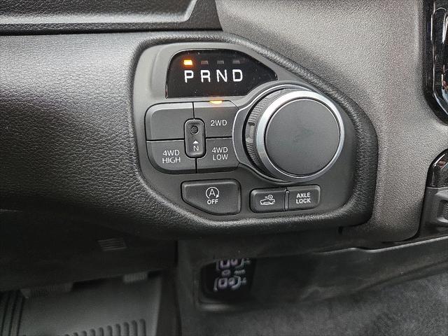 2026 Ram 1500 Warlock Crew Cab 4x4 5'7" Box