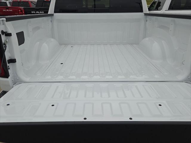 2026 Ram 1500 Express Crew Cab 4x4 5'7" Box