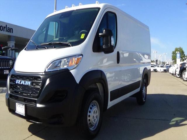 2025 Ram ProMaster 2500 Cargo Van Tradesman Low Roof 136" WB w/Pass Seat