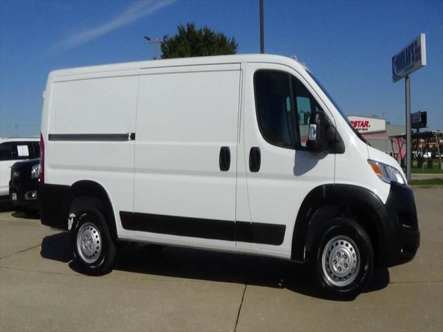 2025 Ram ProMaster 2500 Cargo Van Tradesman Low Roof 136" WB w/Pass Seat