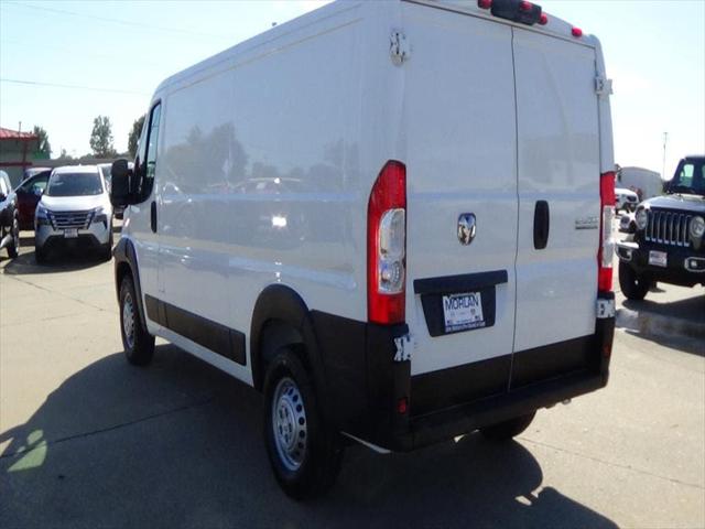 2025 Ram ProMaster 2500 Cargo Van Tradesman Low Roof 136" WB w/Pass Seat