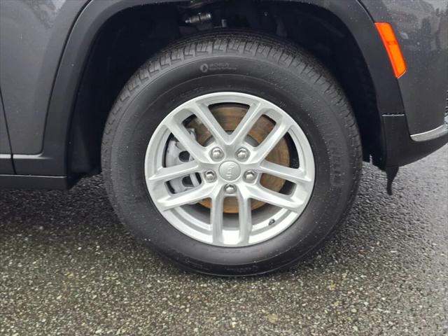 2024 Jeep Grand Cherokee L Laredo 4x4 2024 Jeep Grand Cherokee L Laredo 4x4