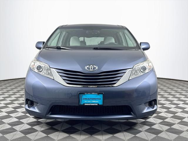 2017 Toyota Sienna LE 8 Passenger