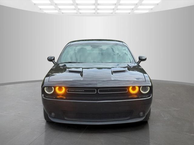 2017 Dodge Challenger SXT Plus