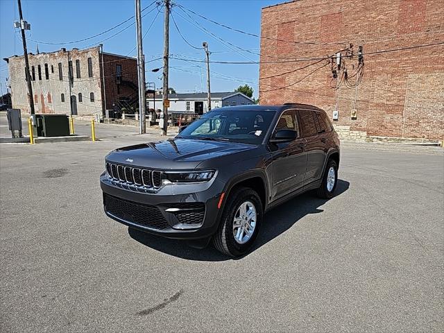 2025 Jeep Grand Cherokee GRAND CHEROKEE LAREDO 4X4