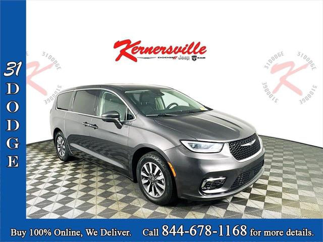 2022 Chrysler Pacifica Hybrid Touring L