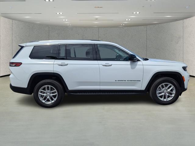 2023 Jeep Grand Cherokee L Laredo 4x2