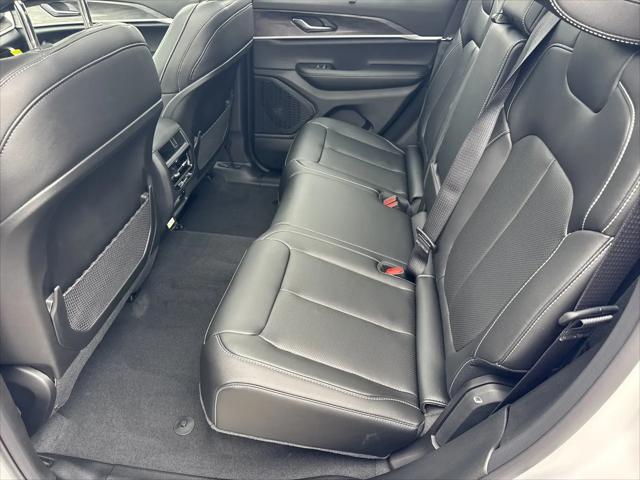 2025 Jeep Grand Cherokee Limited 4x2