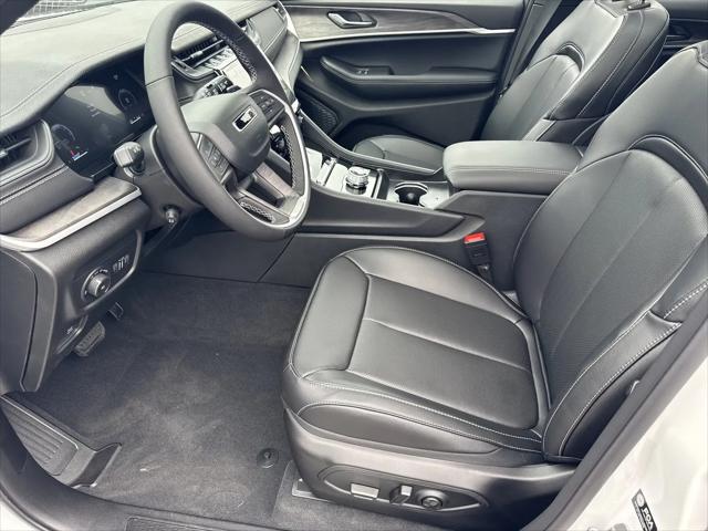 2025 Jeep Grand Cherokee Limited 4x2
