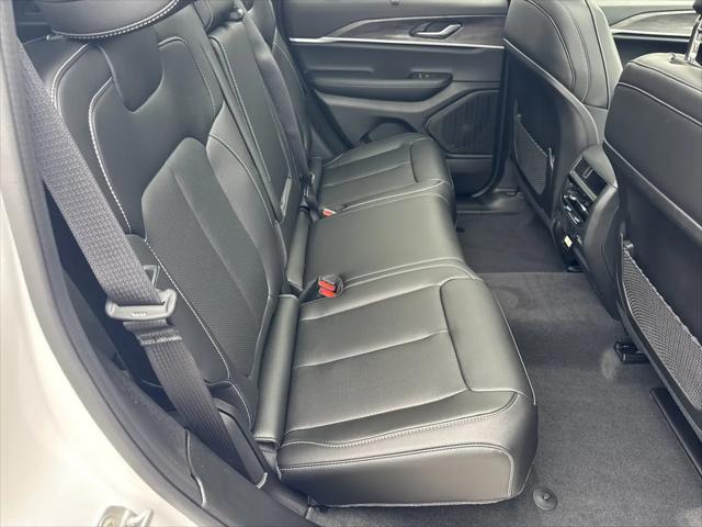 2025 Jeep Grand Cherokee Limited 4x2