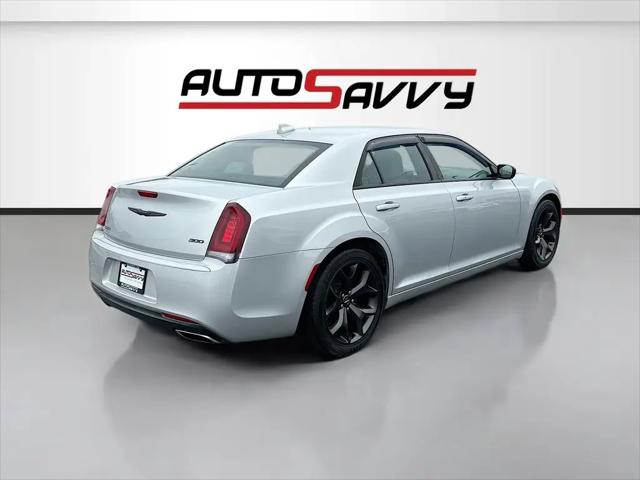 2021 Chrysler 300 Touring
