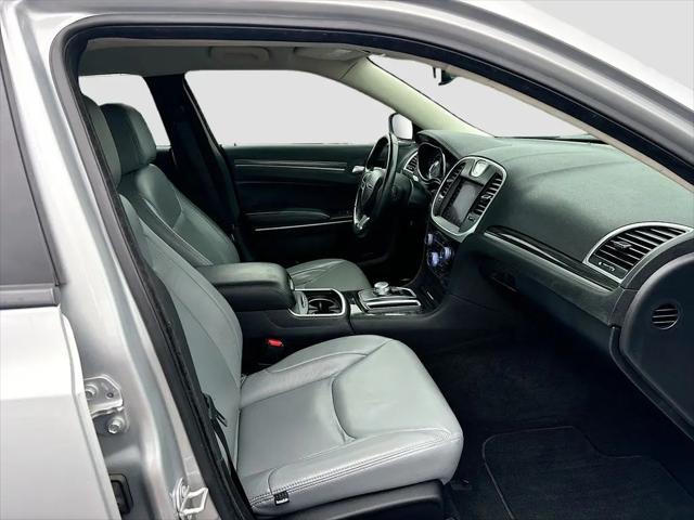 2021 Chrysler 300 Touring