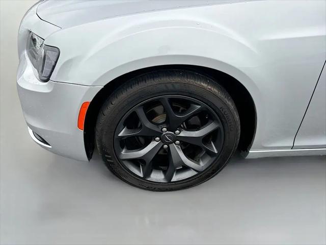2021 Chrysler 300 Touring