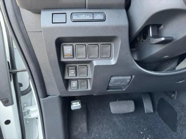 2025 Nissan Frontier Crew Cab SV 4x2