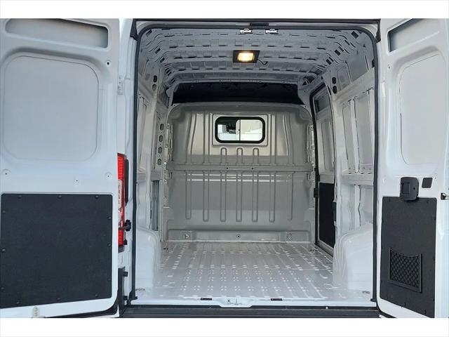 2026 Ram ProMaster 2500 Cargo Van Tradesman High Roof 159" WB w/Pass Seat