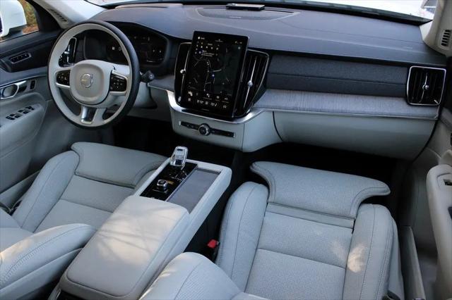 2026 Volvo XC90 Ultra, B6 AWD Gas (mild hybrid), Gasoline, Bright, 7 Seats