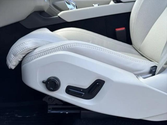 2026 Volvo XC90 Ultra, B6 AWD Gas (mild hybrid), Gasoline, Bright, 7 Seats