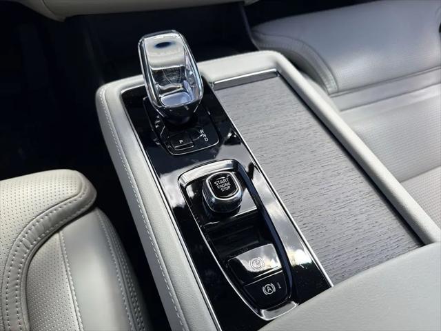 2026 Volvo XC90 Ultra, B6 AWD Gas (mild hybrid), Gasoline, Bright, 7 Seats