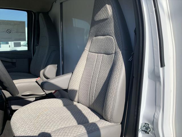 2025 GMC Savana Cutaway Work Van
