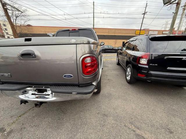 2002 Ford F-150 LARIAT