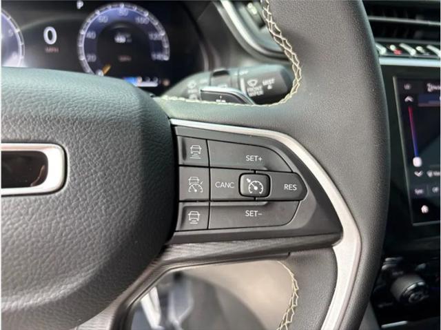 2024 Jeep Grand Cherokee L Laredo 4x2