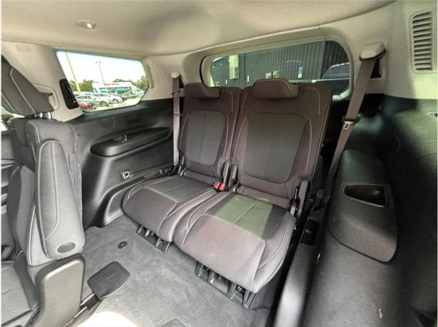 2024 Jeep Grand Cherokee L Laredo 4x2