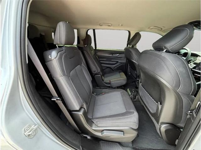 2024 Jeep Grand Cherokee L Laredo 4x2