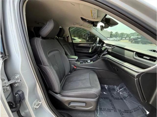 2024 Jeep Grand Cherokee L Laredo 4x2