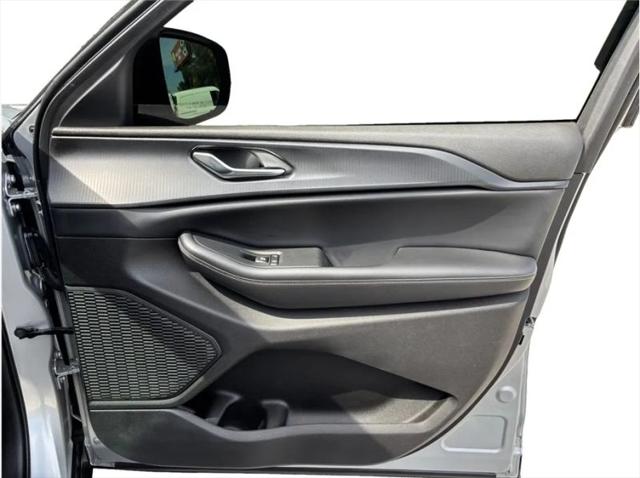 2024 Jeep Grand Cherokee L Laredo 4x2