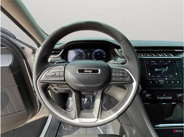 2024 Jeep Grand Cherokee L Laredo 4x2