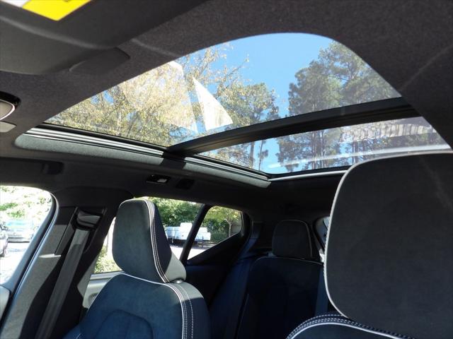 2026 Volvo XC40 B5 Ultra Black Edition