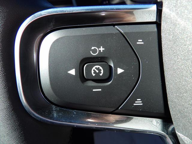2026 Volvo XC40 B5 Ultra Black Edition