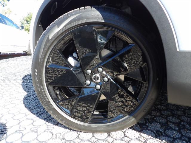2026 Volvo XC40 B5 Ultra Black Edition