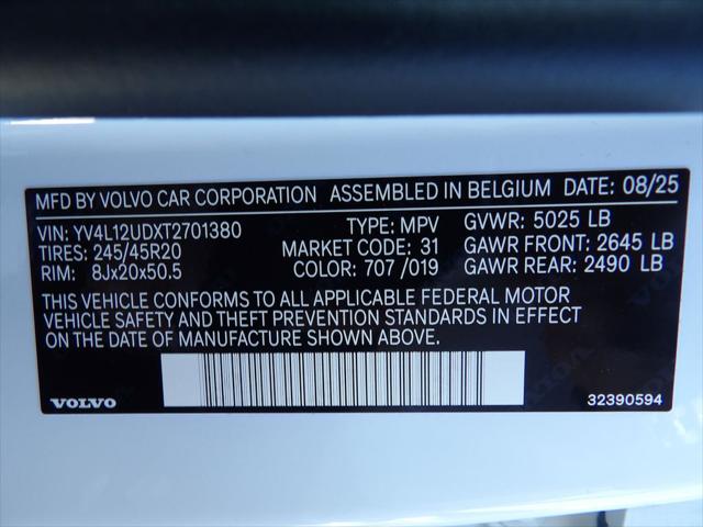 2026 Volvo XC40 B5 Ultra Black Edition