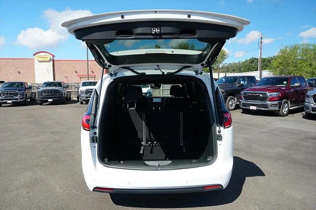 2026 Chrysler Pacifica Select for sale in Alice, TX