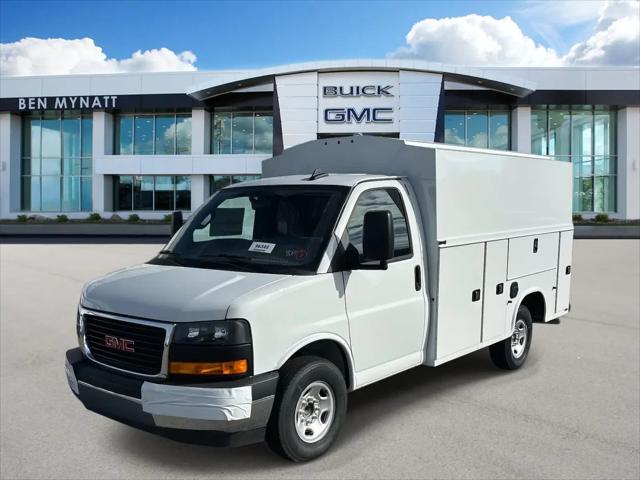 2025 GMC Savana Cutaway Work Van