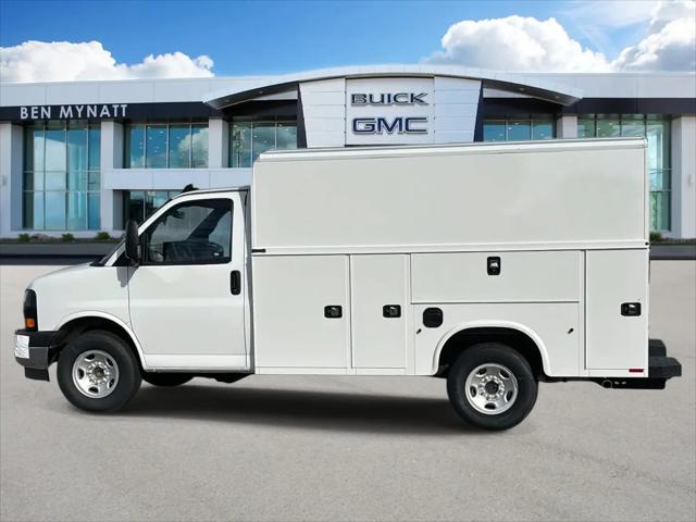 2025 GMC Savana Cutaway Work Van