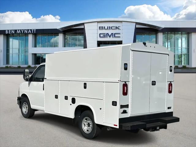 2025 GMC Savana Cutaway Work Van