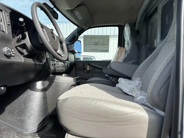 2025 GMC Savana Cutaway Work Van