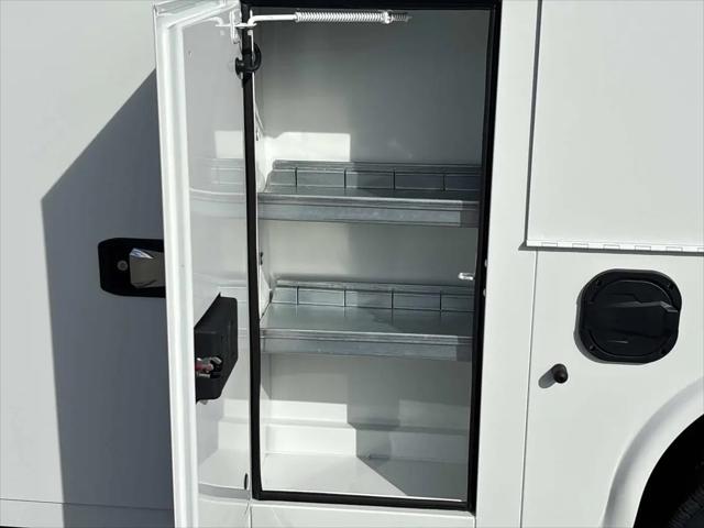 2025 GMC Savana Cutaway Work Van