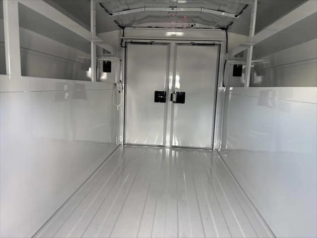 2025 GMC Savana Cutaway Work Van