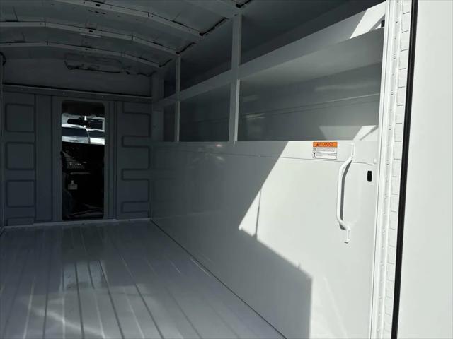 2025 GMC Savana Cutaway Work Van