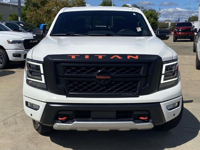 2021 Nissan TITAN Crew Cab PRO-4X 4x4 2021 Nissan TITAN Crew Cab PRO-4X 4x4