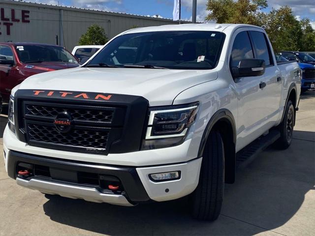 2021 Nissan TITAN Crew Cab PRO-4X 4x4 2021 Nissan TITAN Crew Cab PRO-4X 4x4