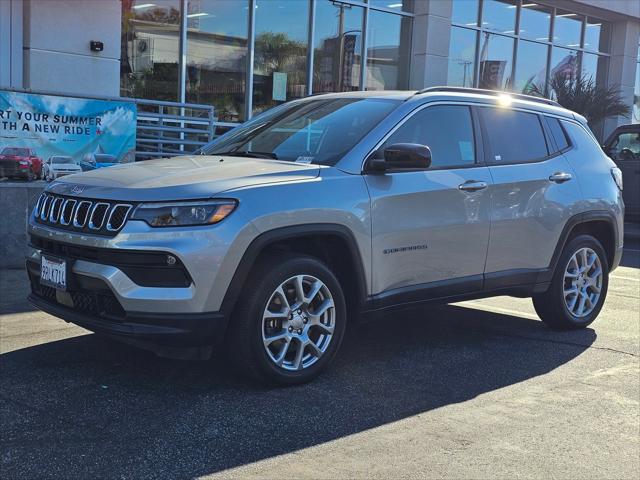 2023 Jeep Compass Latitude Lux FWD 2023 Jeep Compass Latitude Lux FWD