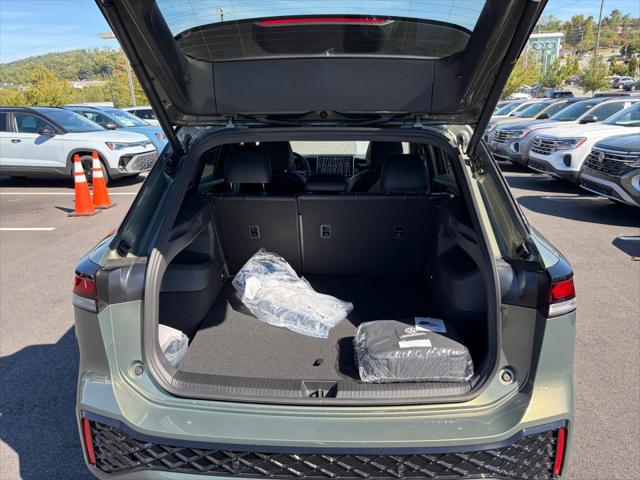 2025 Volkswagen Tiguan 2.0T SE R-Line Black