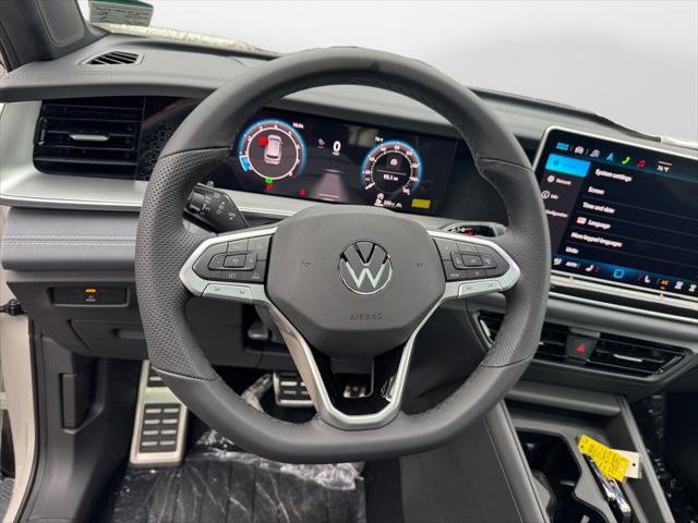 2025 Volkswagen Tiguan 2.0T SE R-Line Black