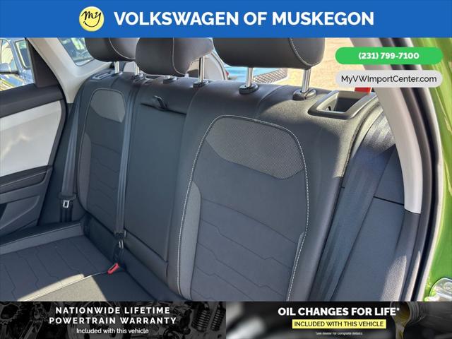 2025 Volkswagen Taos 1.5T SE